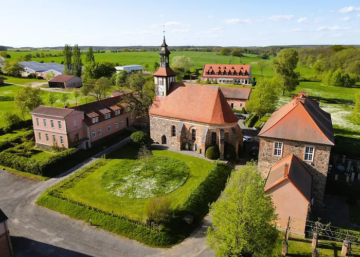 Hofensemble Nahe Berlin * Lietzen